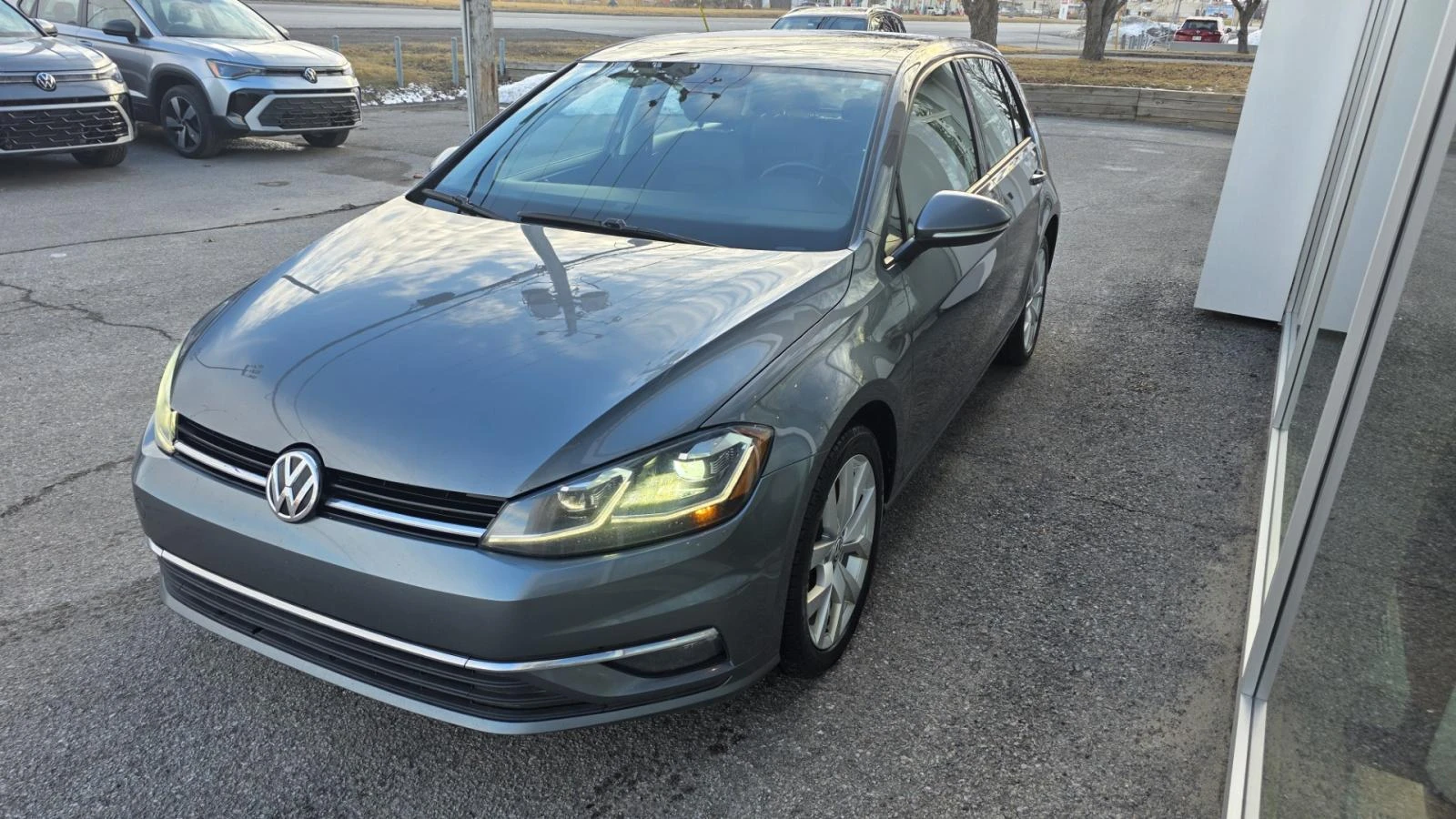 VW Golf Execline* FWD* АвтоКредит* (ЦЕНА ДО БГ), снимка 3 - Автомобили и джипове - 54155886