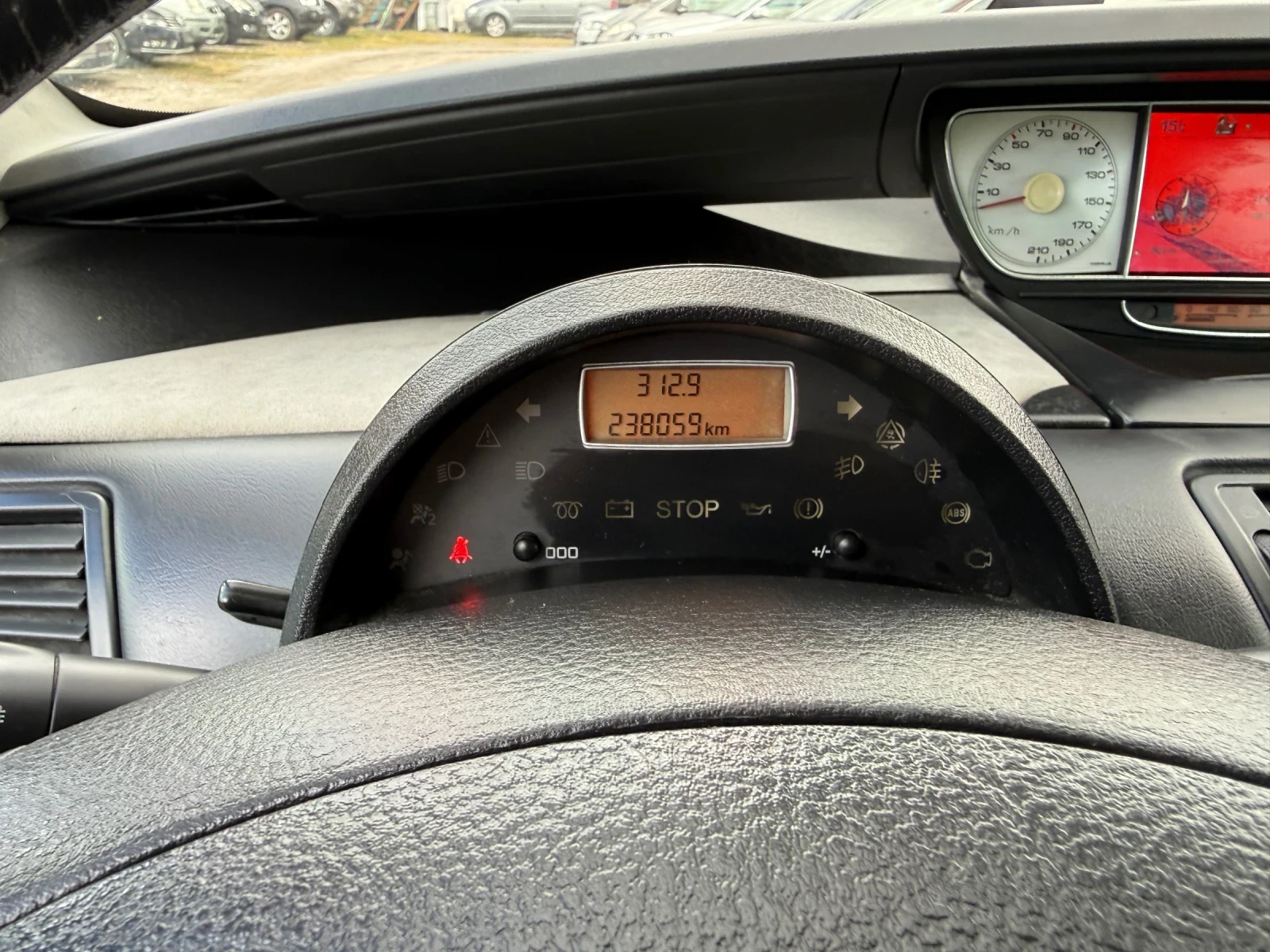 Peugeot 807 2.0 HDI FULL ЕКСТРИ, снимка 17 - Автомобили и джипове - 54388332