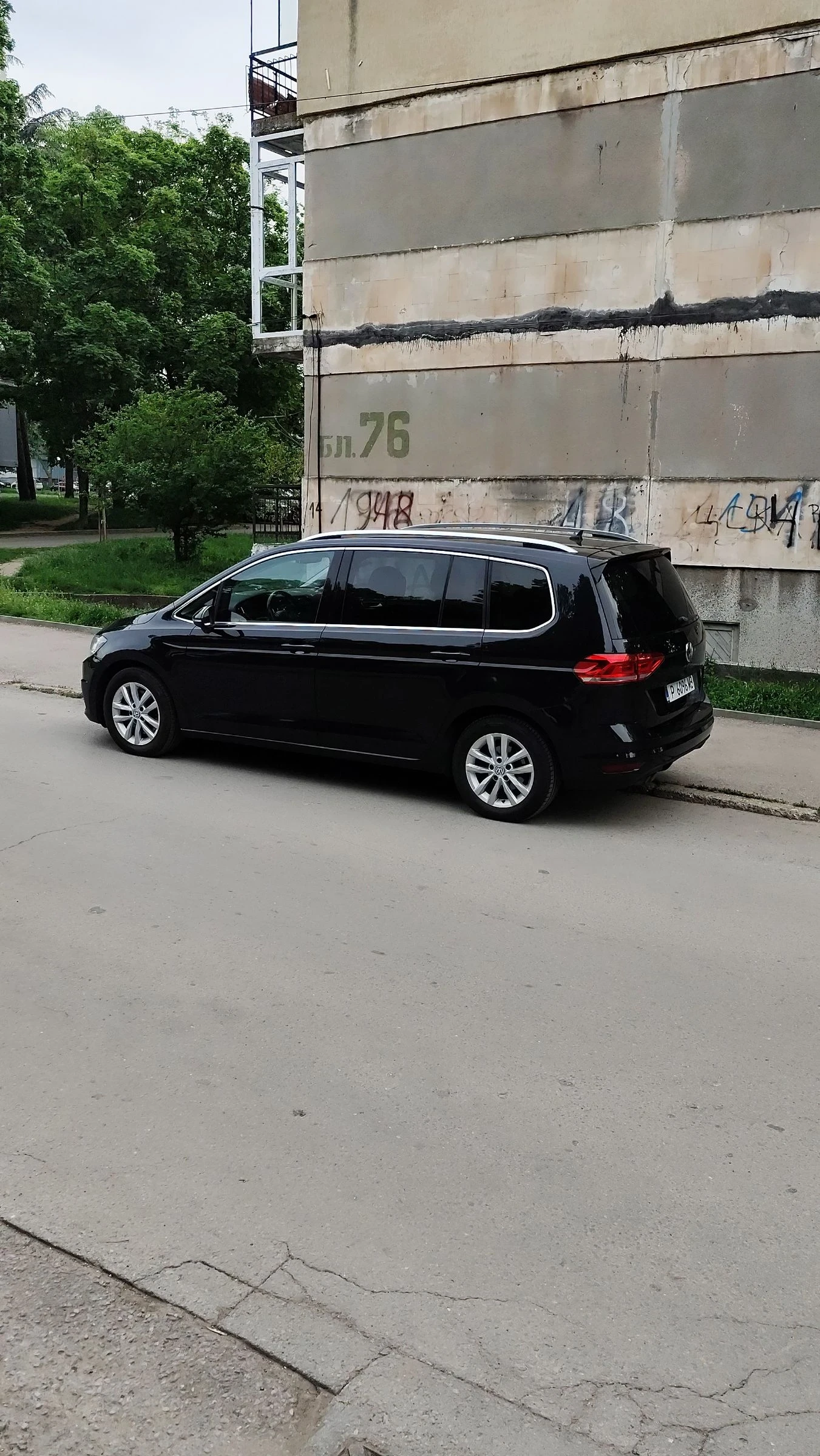 VW Touran 2, 0 TDI 150 , снимка 6 - Автомобили и джипове - 54722734