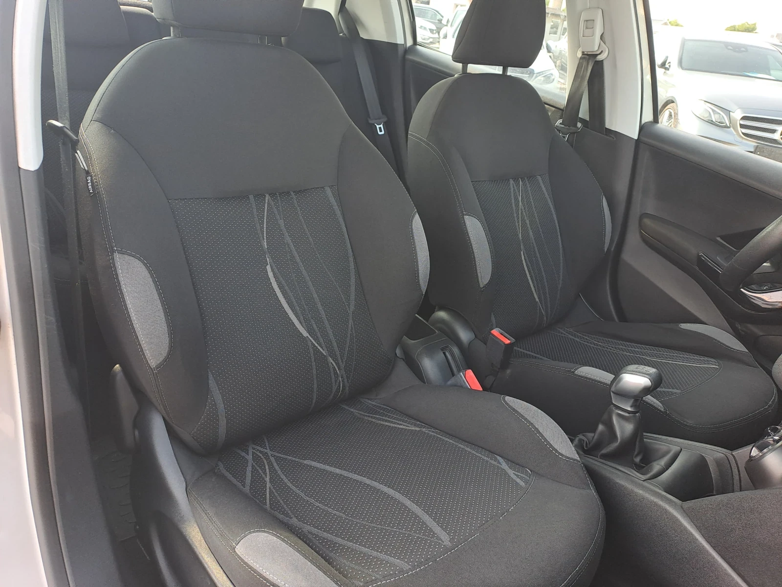 Peugeot 208 1, 4HDi, 70кс, KLIMA, снимка 10 - Автомобили и джипове - 54792308