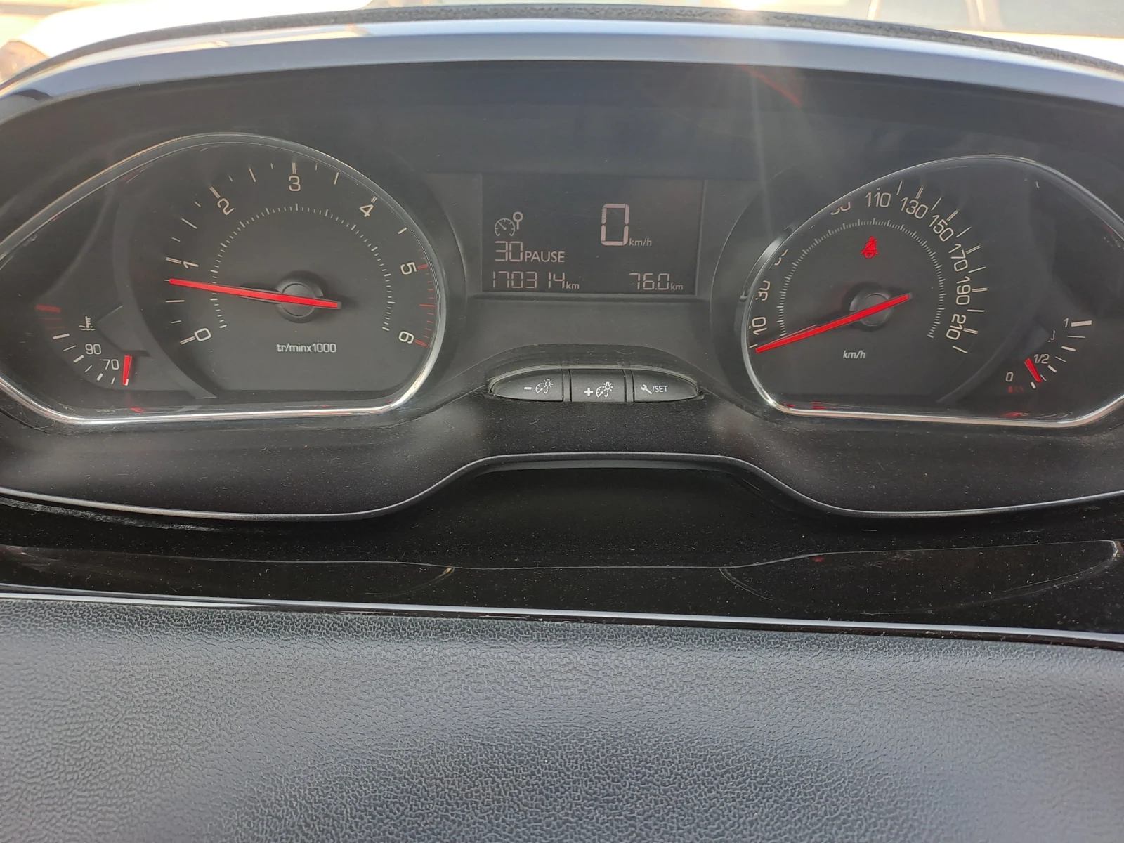 Peugeot 208 1, 4HDi, 70кс, KLIMA, снимка 13 - Автомобили и джипове - 54792308