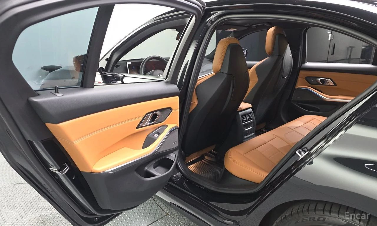 BMW 340 ПОДГРЕВИ * ПАНО * H/K * KEYLESS, снимка 17 - Автомобили и джипове - 55060328