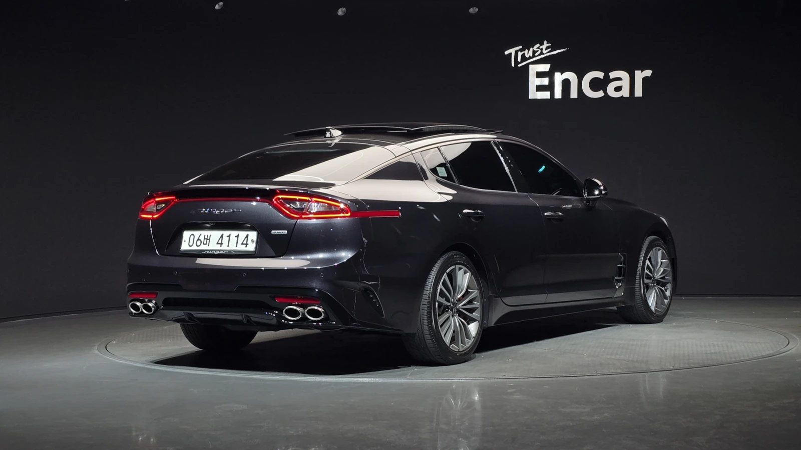 Kia Stinger FULL DREAM EDITION AWD| 360 | HEADS UP | ОБДУХВАНЕ, снимка 2 - Автомобили и джипове - 55074884