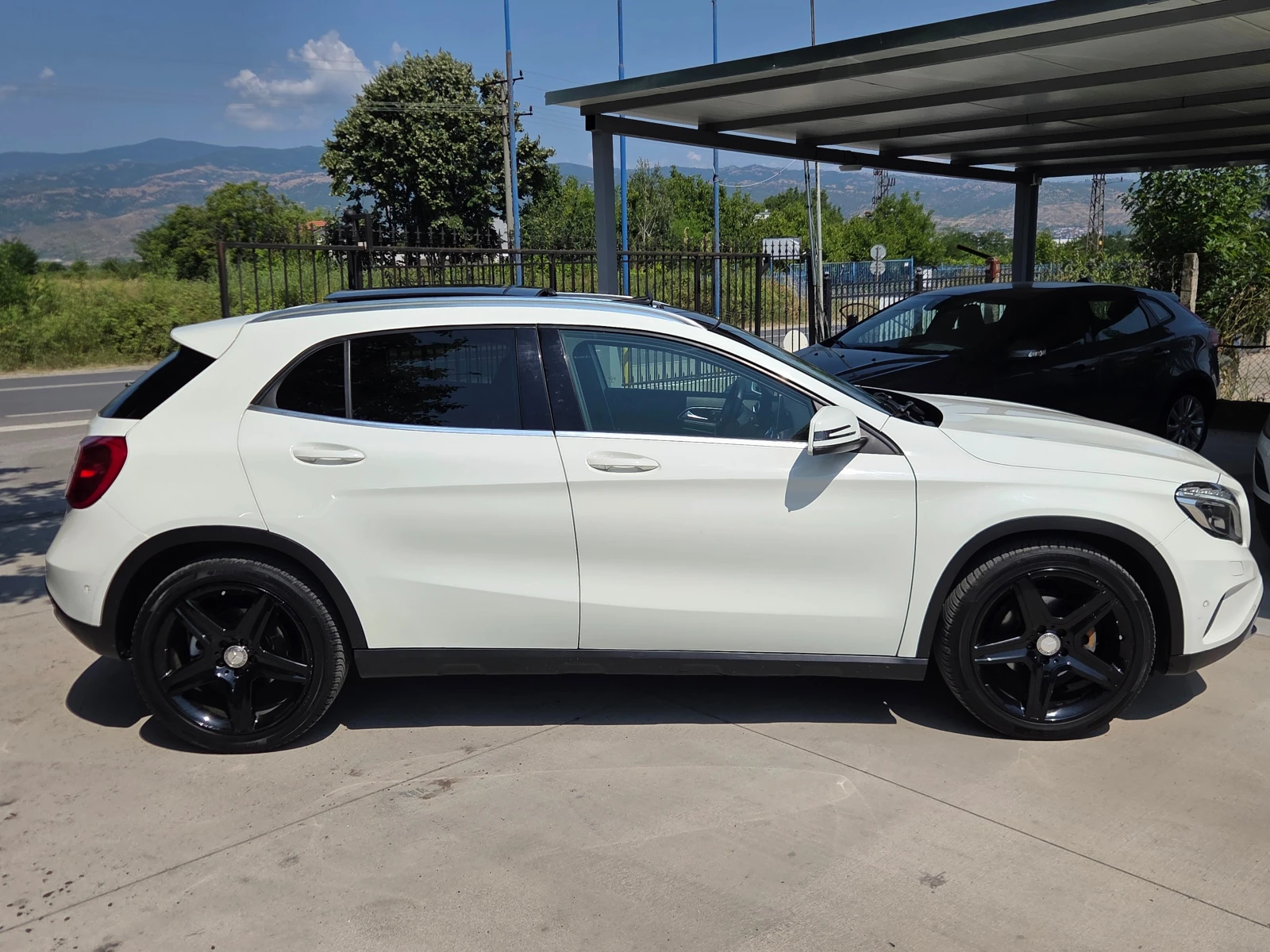 Mercedes-Benz GLA 180 1.5 DCI 110ps * * PANORAMA* * EVRO 6* * STAR-STOP*, снимка 10 - Автомобили и джипове - 55339573