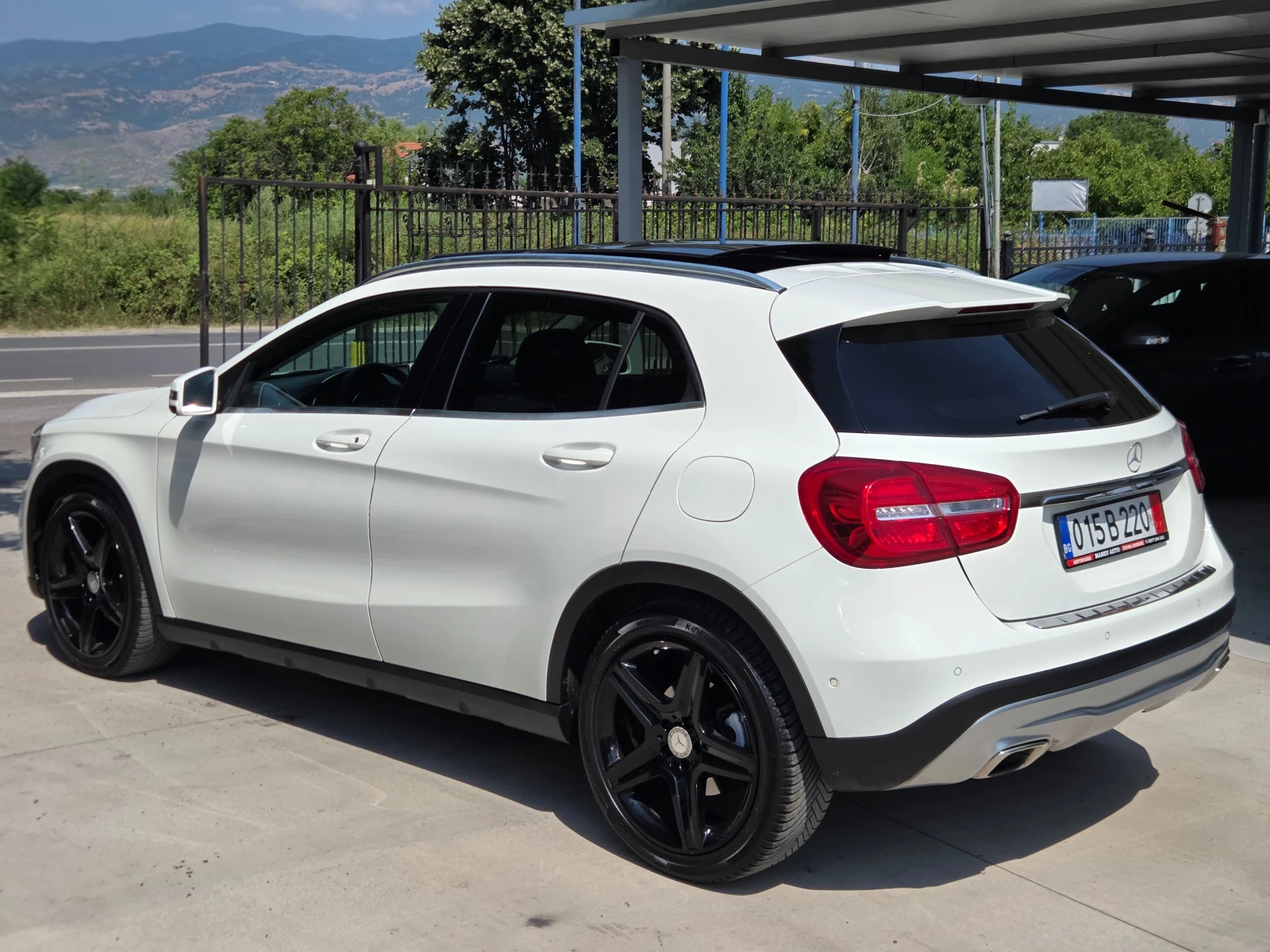 Mercedes-Benz GLA 180 1.5 DCI 110ps * * PANORAMA* * EVRO 6* * STAR-STOP*, снимка 12 - Автомобили и джипове - 55339573