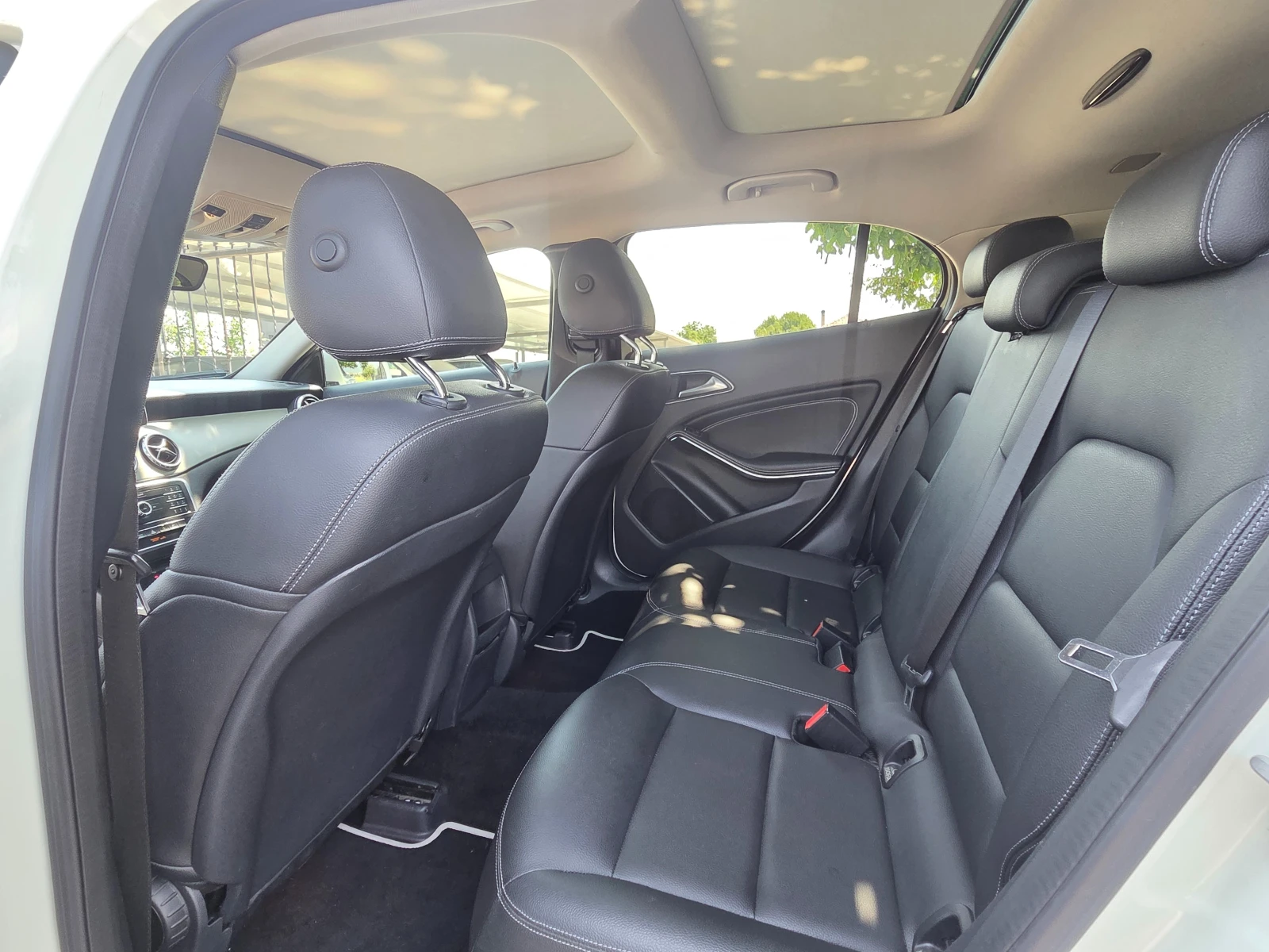 Mercedes-Benz GLA 180 1.5 DCI 110ps * * PANORAMA* * EVRO 6* * STAR-STOP*, снимка 8 - Автомобили и джипове - 55339573