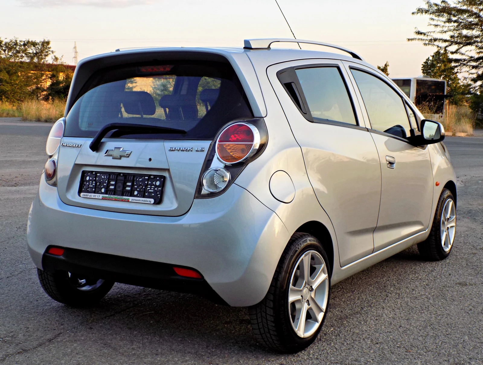 Chevrolet Spark 1.0i/ФАБР.ГАЗ/4 цил./РЕАЛНИ КМ/ПЪЛНА СЕРВ. ИСТОРИЯ, снимка 4 - Автомобили и джипове - 55533315