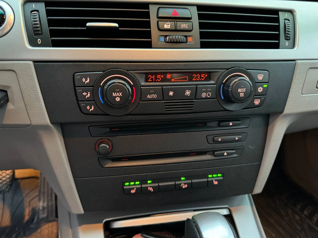 BMW 330 XI, снимка 11 - Автомобили и джипове - 55652586