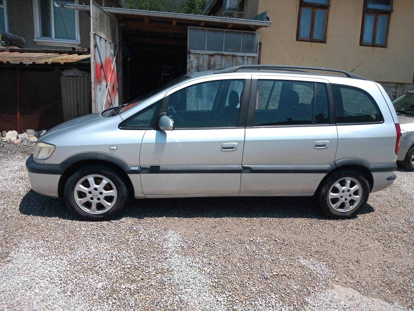Opel Zafira 2003 г. фейстлифт 2.0 дизел 101к.с.