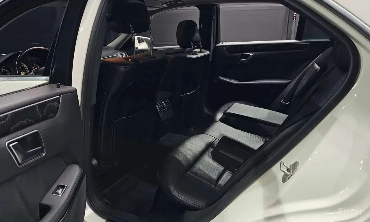 Mercedes-Benz E 220 CDI Avantgarde * БЕЗ ПЪРВОНАЧАЛНА ВНОСКА, снимка 11 - Автомобили и джипове - 56194145