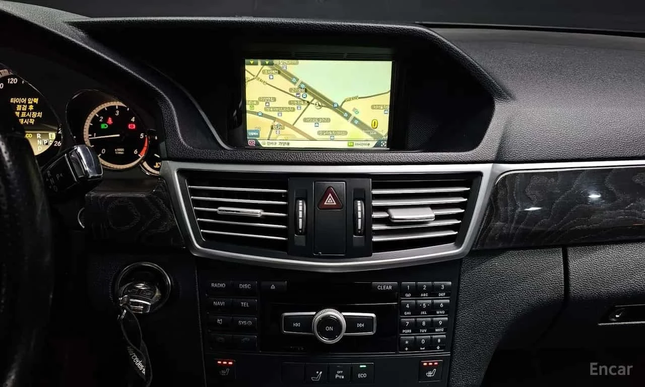Mercedes-Benz E 220 CDI Avantgarde * БЕЗ ПЪРВОНАЧАЛНА ВНОСКА, снимка 14 - Автомобили и джипове - 56194145