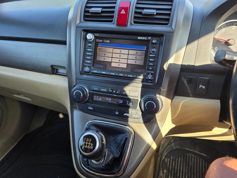 Honda Cr-v 140кс ръчни скорости, снимка 9 - Автомобили и джипове - 52333352
