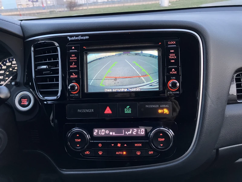 Mitsubishi Outlander GT 3.0V6 224kc.S-AWC 4x4 FULL -7МЕСТА, снимка 14 - Автомобили и джипове - 52631216