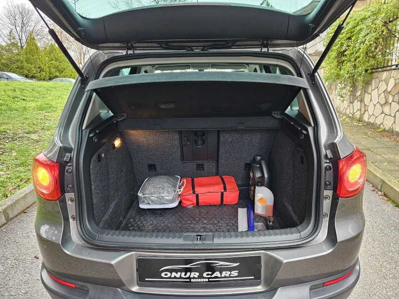 VW Tiguan 2.0 TDI 4-MOTION (140к.с) Подгрев/Панорама/Нави, снимка 17 - Автомобили и джипове - 52662674