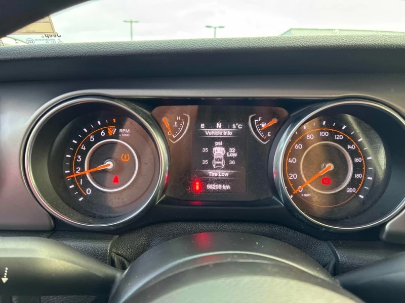 Jeep Wrangler * Sport * CARFAX * БЕЗ ПЪРВОНАЧАЛНА ВНОСКА, снимка 8 - Автомобили и джипове - 53075948