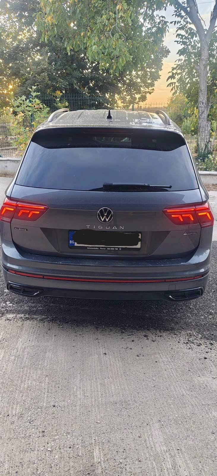 VW Tiguan, снимка 12 - Автомобили и джипове - 56381923