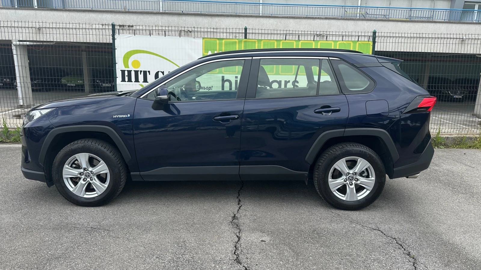 Toyota Rav4 2.5 Hybrid 4x4 - изображение 4