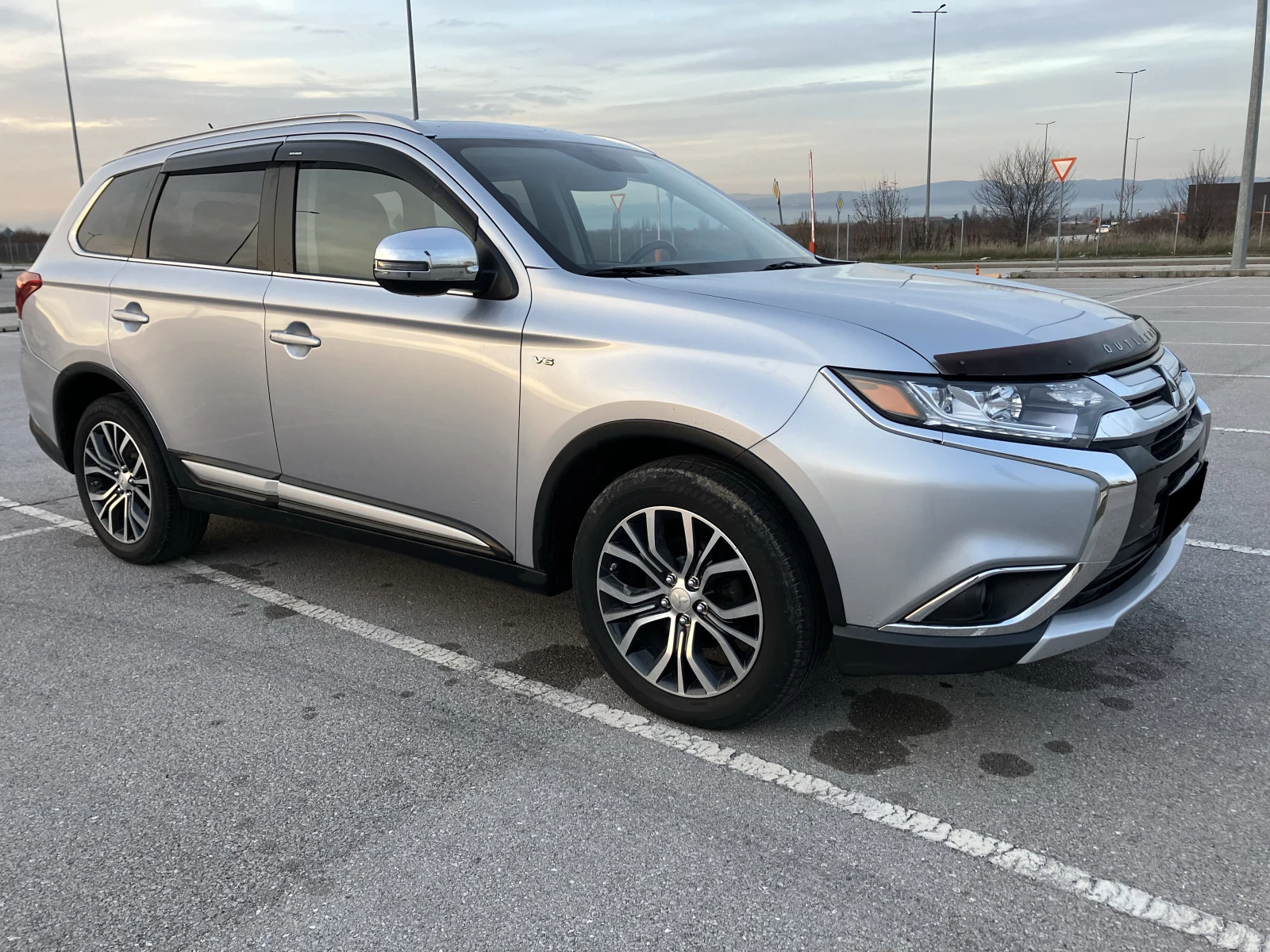 Mitsubishi Outlander GT 3.0V6 224kc.S-AWC 4x4 FULL -7МЕСТА - изображение 7