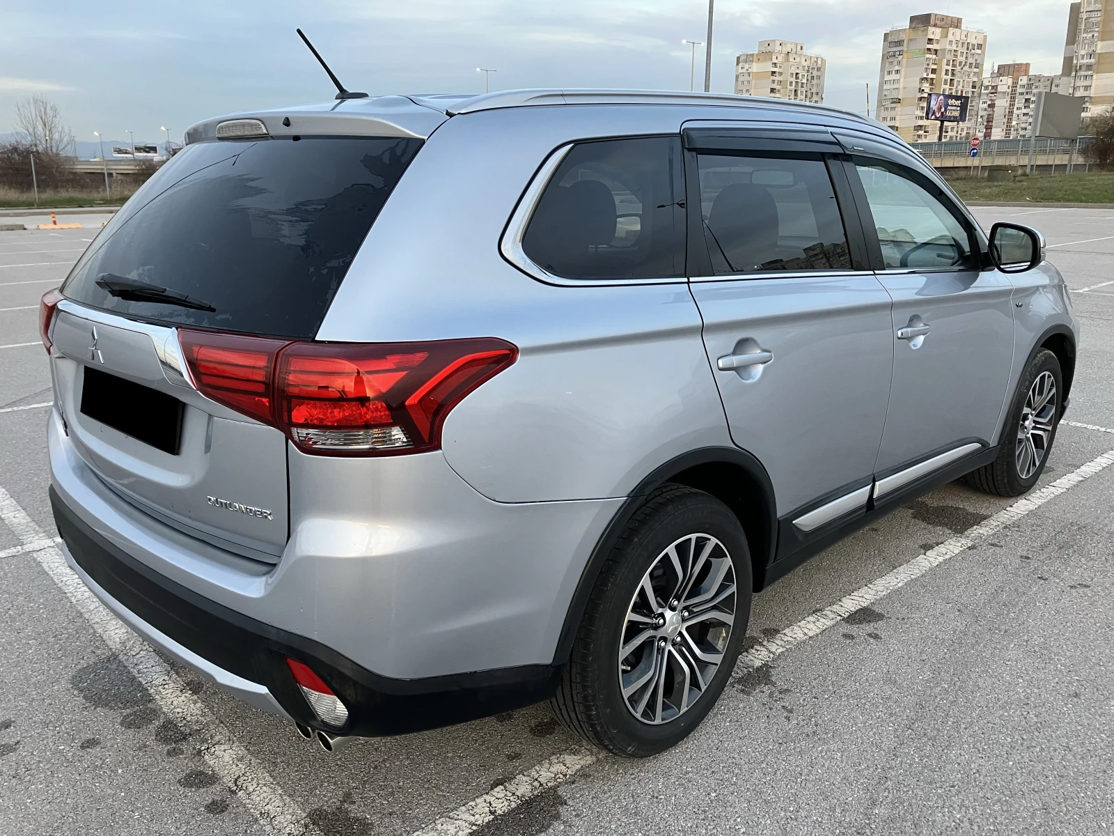 Mitsubishi Outlander GT 3.0V6 224kc.S-AWC 4x4 FULL -7МЕСТА - изображение 5