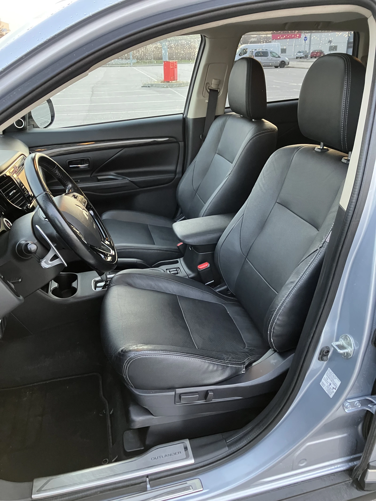 Mitsubishi Outlander GT 3.0V6 224kc.S-AWC 4x4 FULL -7МЕСТА - изображение 9