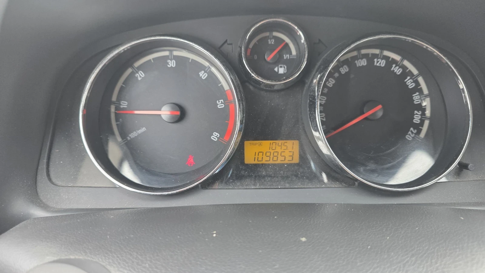 Opel Antara 2, 0 CDTI 4X4 - изображение 4