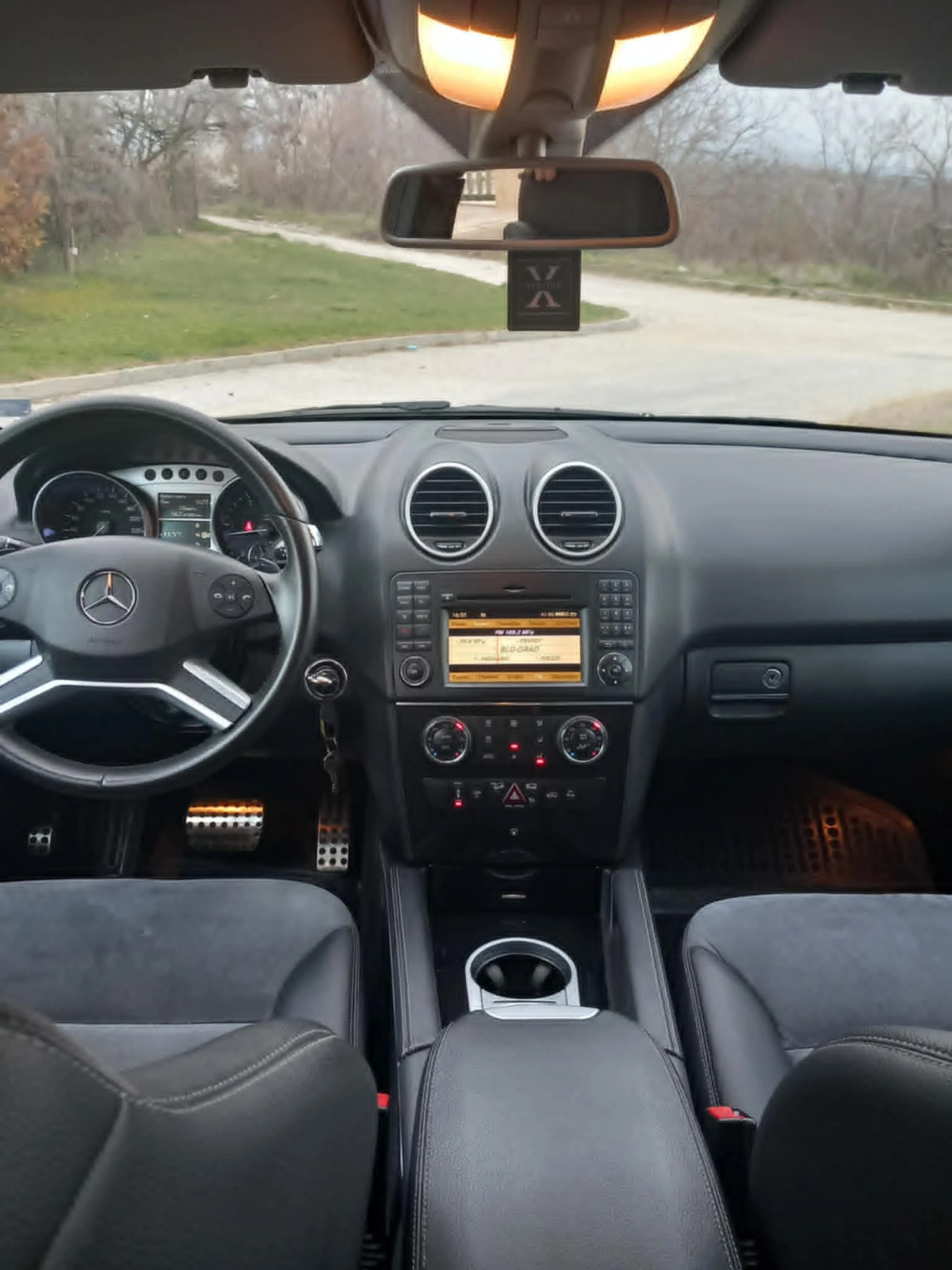 Mercedes-Benz ML 320, снимка 8 - Автомобили и джипове - 54596934