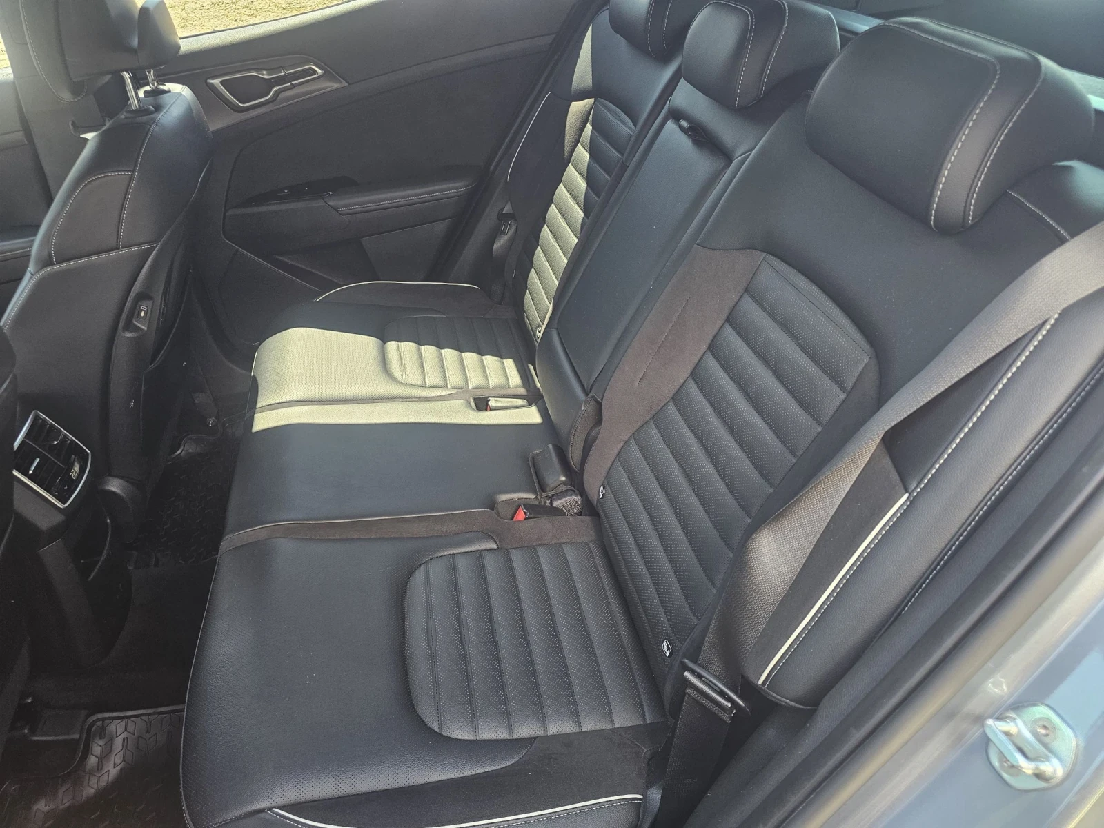 Kia Sportage GT-LINE/HEV/230hp/ПАНО/ОБДУХВАНЕ, снимка 10 - Автомобили и джипове - 54703507