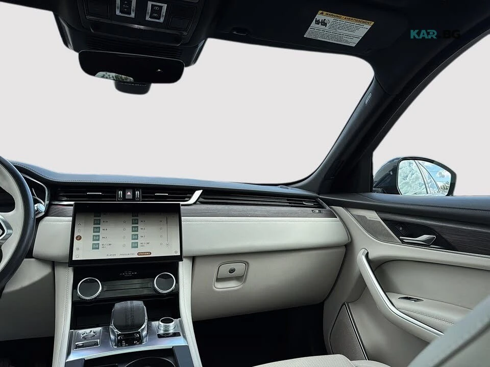 Jaguar F-PACE AWD* АвтоКредит* (ЦЕНА ДО БГ), снимка 15 - Автомобили и джипове - 55047631