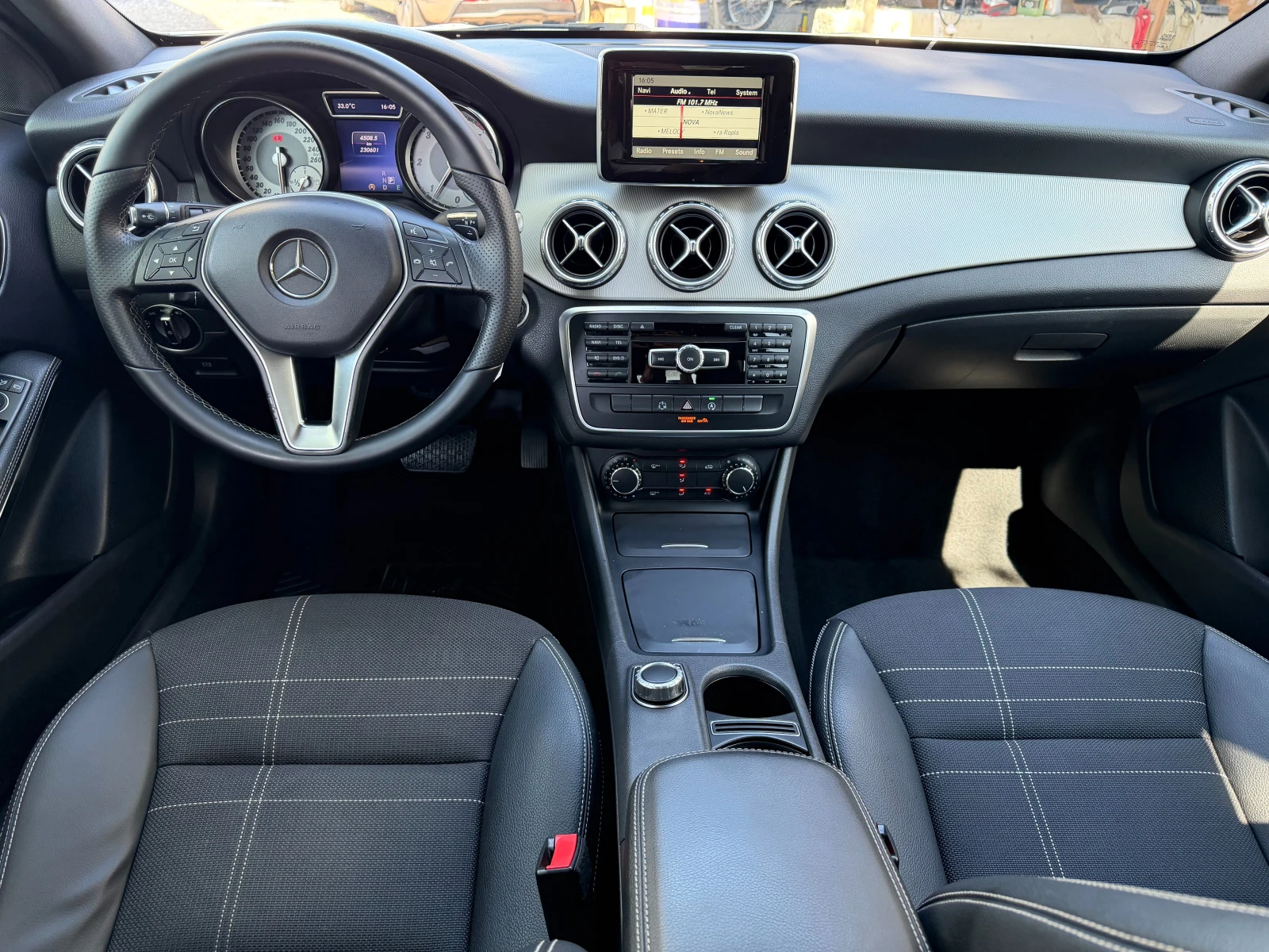 Mercedes-Benz GLA 200 CDI 2.2 SPORT КОЖА КСЕНОН КАМЕРА АВТОПИЛОТ TОП, снимка 11 - Автомобили и джипове - 55479334