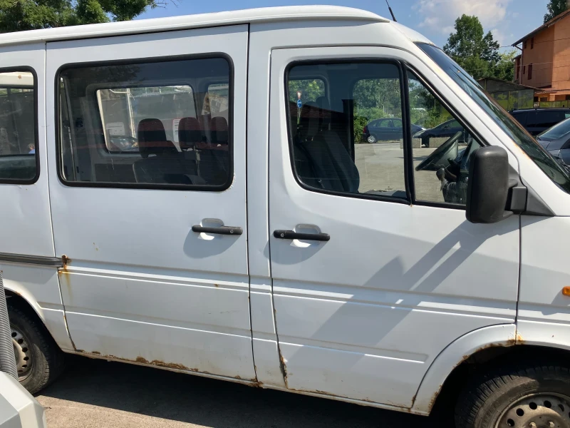 Mercedes-Benz Sprinter 211 Пътнически, снимка 6 - Бусове и автобуси - 52528563