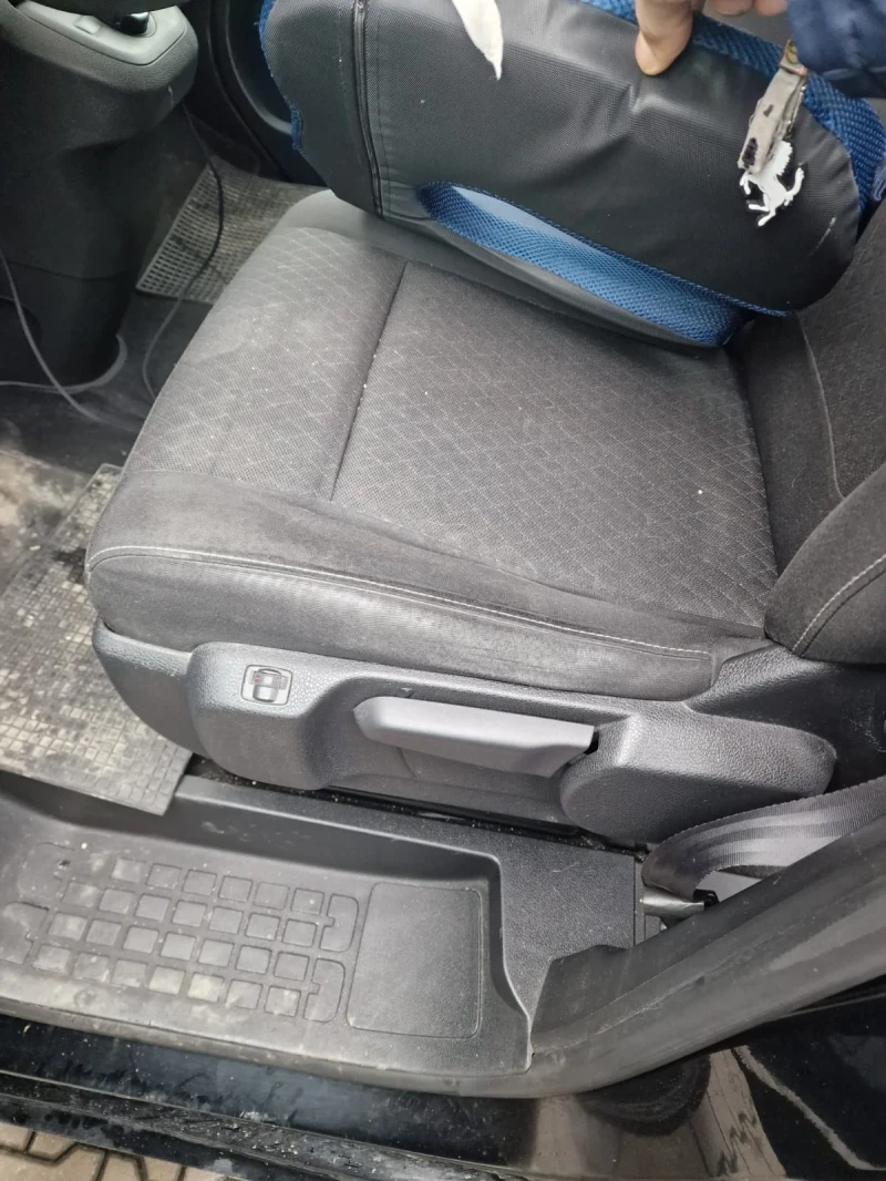 Opel Vivaro Aвтоматик 8места, снимка 6 - Бусове и автобуси - 53514236