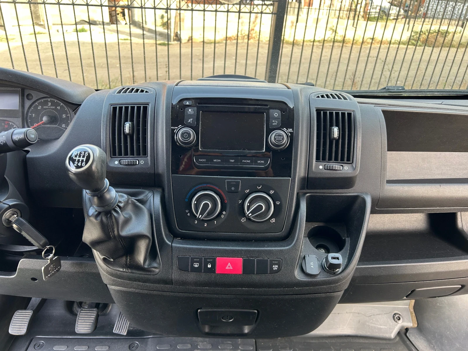 Peugeot Boxer, снимка 4 - Бусове и автобуси - 55879305