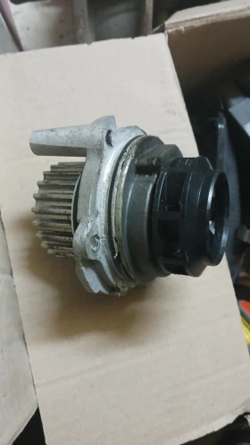 водна помпа голф 4, снимка 2