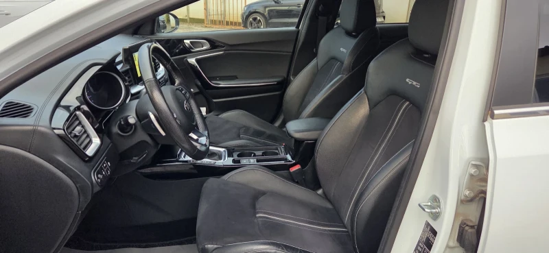 Kia Ceed 1.6CRDI /136кс/Автоматик/GTline Edition/Топ/Евро6D, снимка 11 - Автомобили и джипове - 48773810