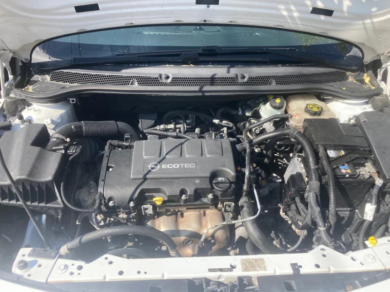 Opel Astra 1.4i, снимка 5 - Автомобили и джипове - 52892078