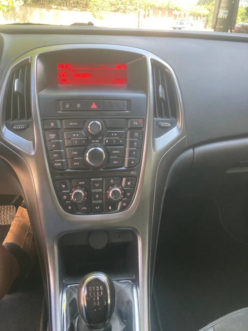 Opel Astra 1.4i, снимка 8 - Автомобили и джипове - 52892078