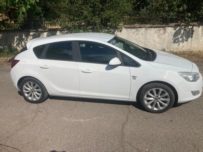 Opel Astra 1.4i, снимка 14 - Автомобили и джипове - 52892078