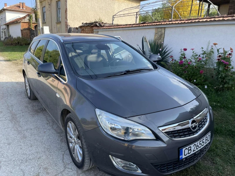 Opel Astra 1.7 CDTI COSMO, снимка 10 - Автомобили и джипове - 52078423