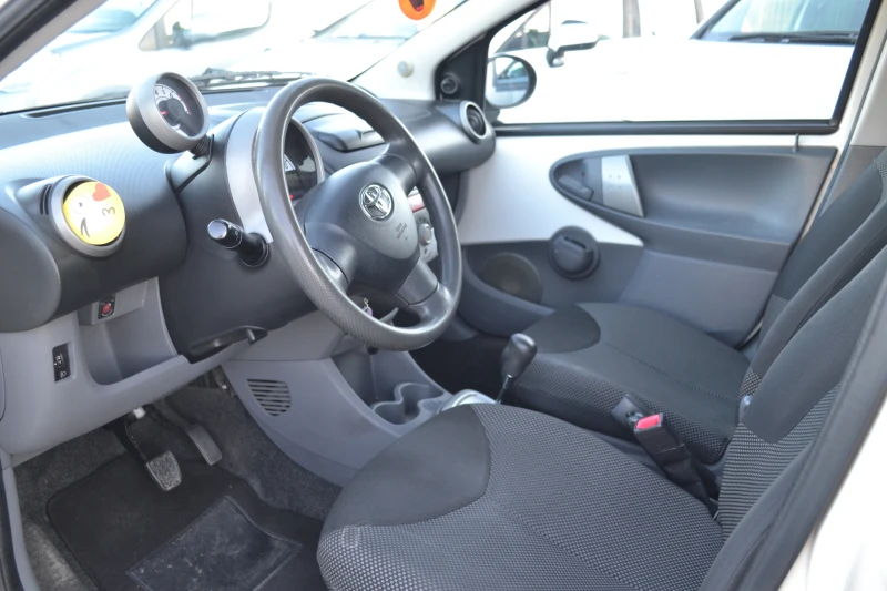 Toyota Aygo 1.0I-AVTOMAT, снимка 8 - Автомобили и джипове - 52803017