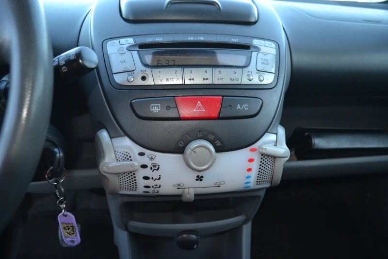 Toyota Aygo 1.0I-AVTOMAT, снимка 9 - Автомобили и джипове - 52803017