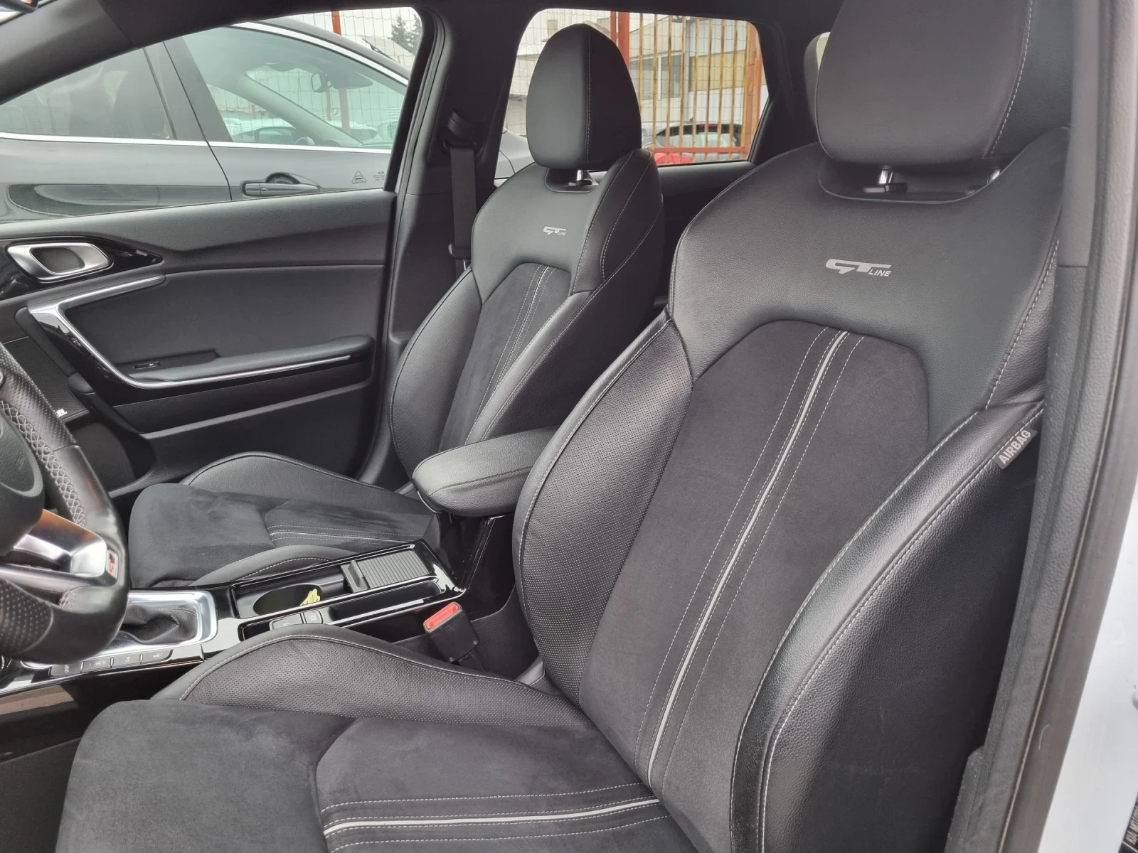 Kia Ceed 1.6CRDI /136кс/Автомат/GT line/Топ/Евро6D | Mobile.bg — изображение 14