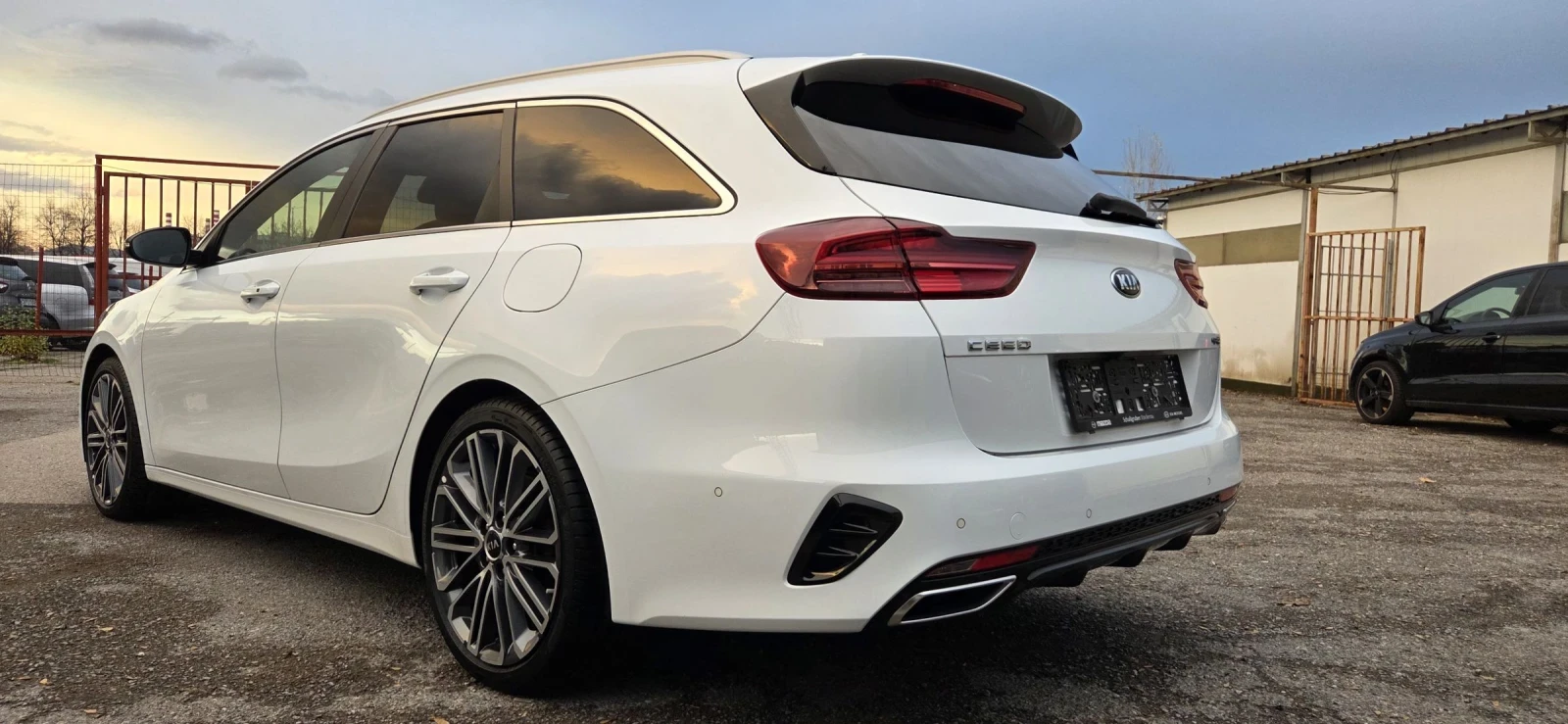 Kia Ceed 1.6CRDI /136кс/Автоматик/GTline Edition/Топ/Евро6D - изображение 9