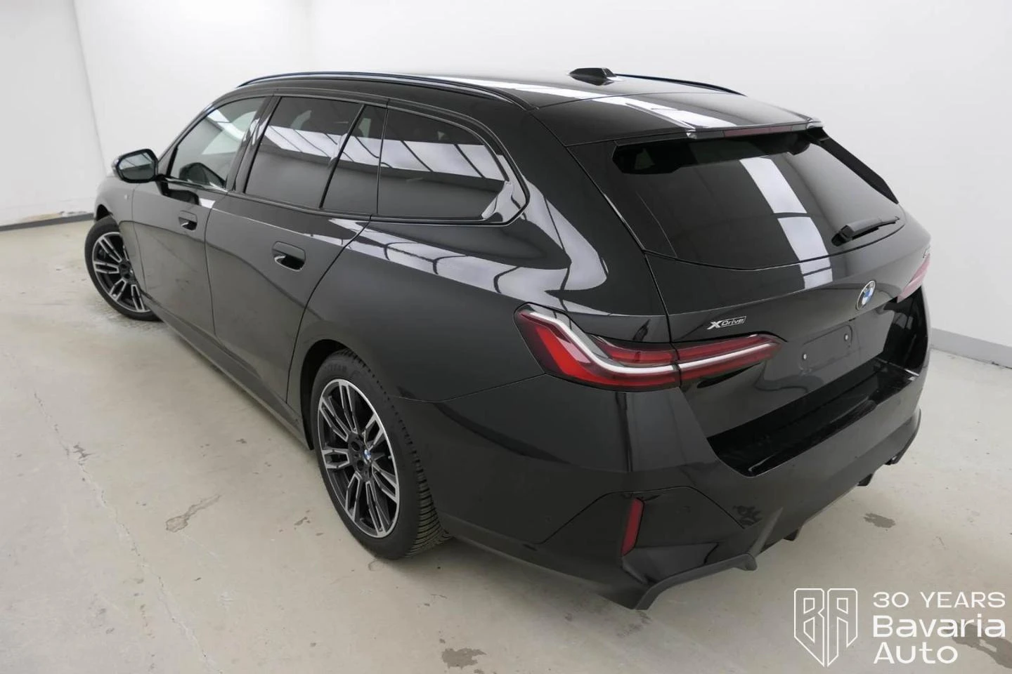 BMW 520 d xDrive Touring M Sport Paket - изображение 2