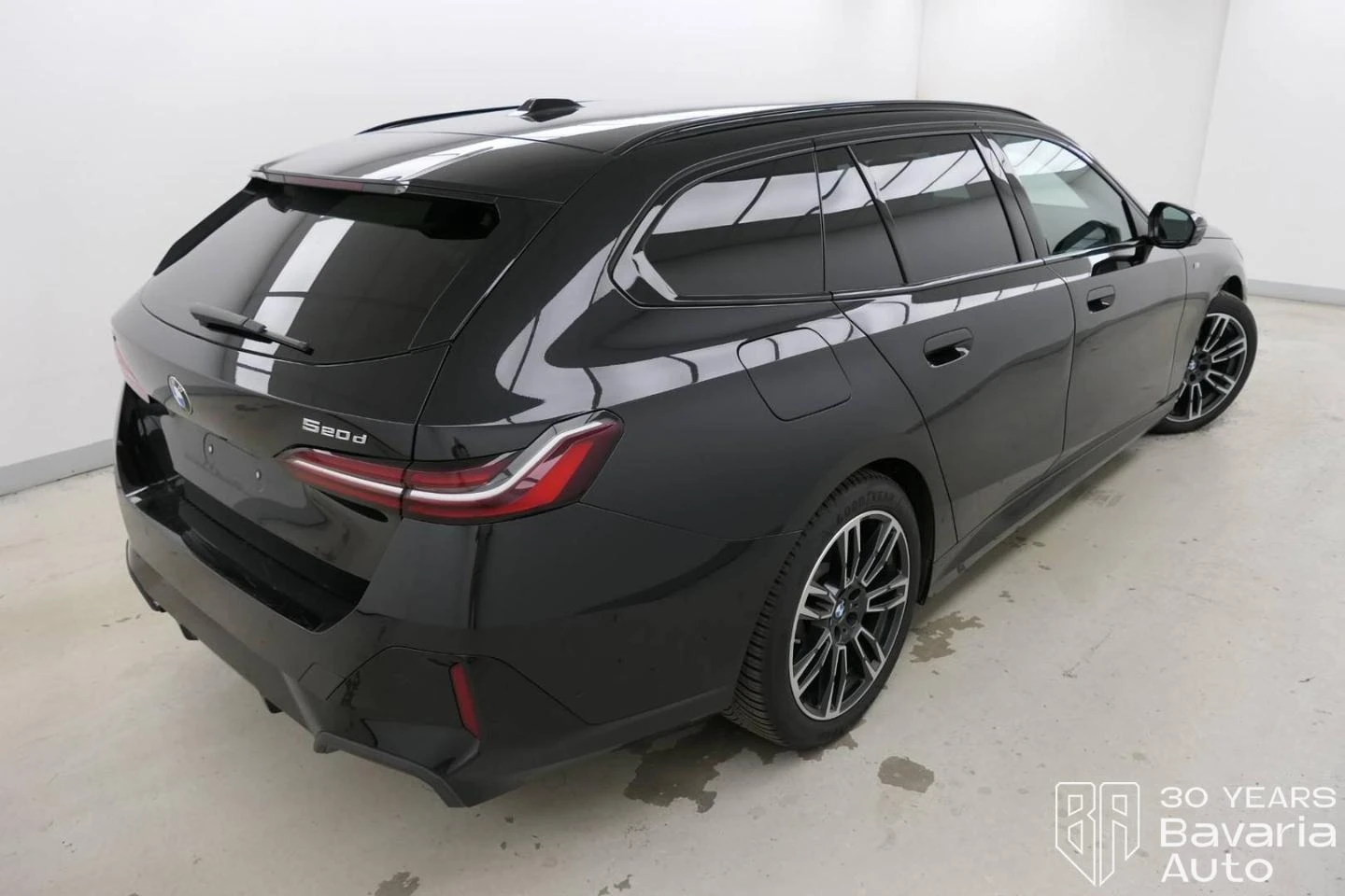 BMW 520 d xDrive Touring M Sport Paket - изображение 3