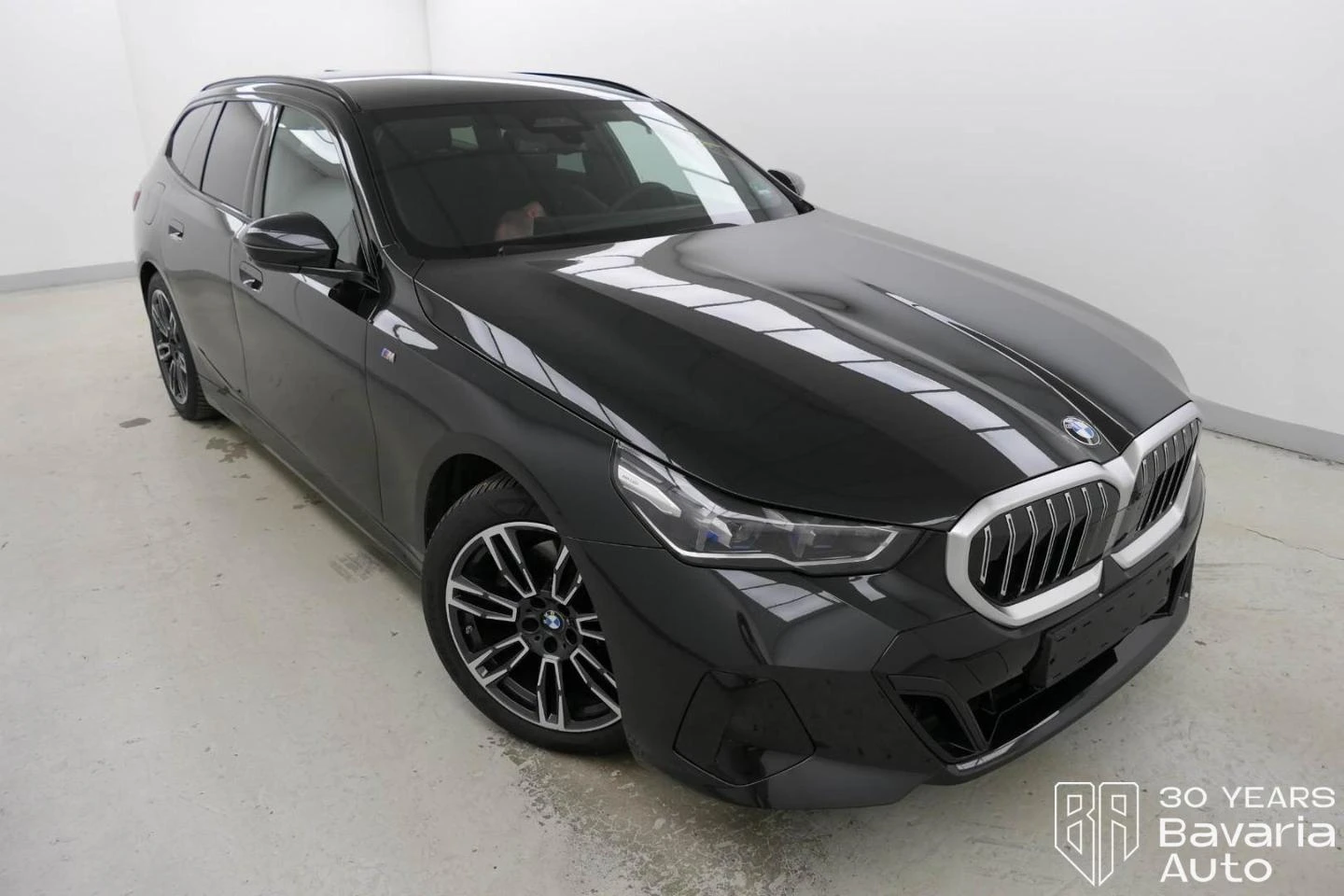 BMW 520 d xDrive Touring M Sport Paket - изображение 4