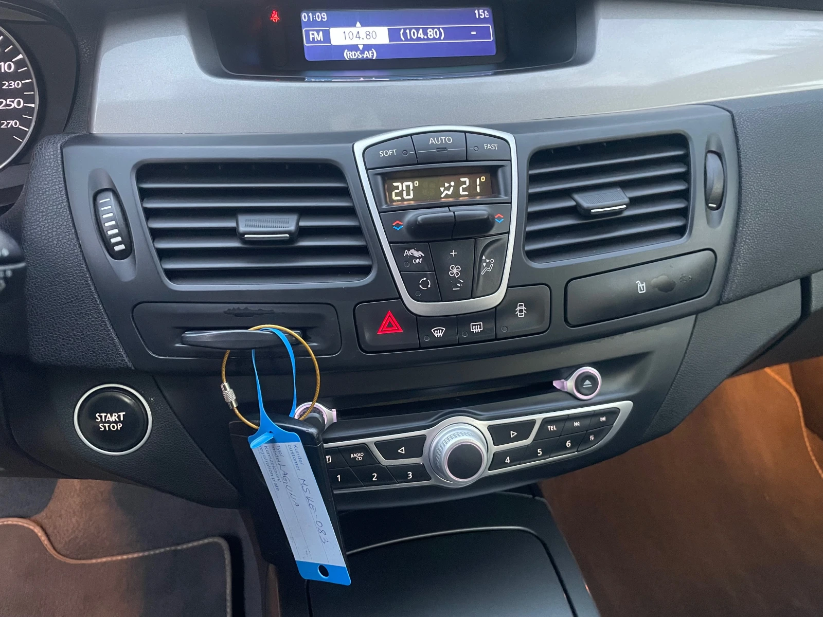 Renault Laguna 2.0 I, снимка 15 - Автомобили и джипове - 54084660