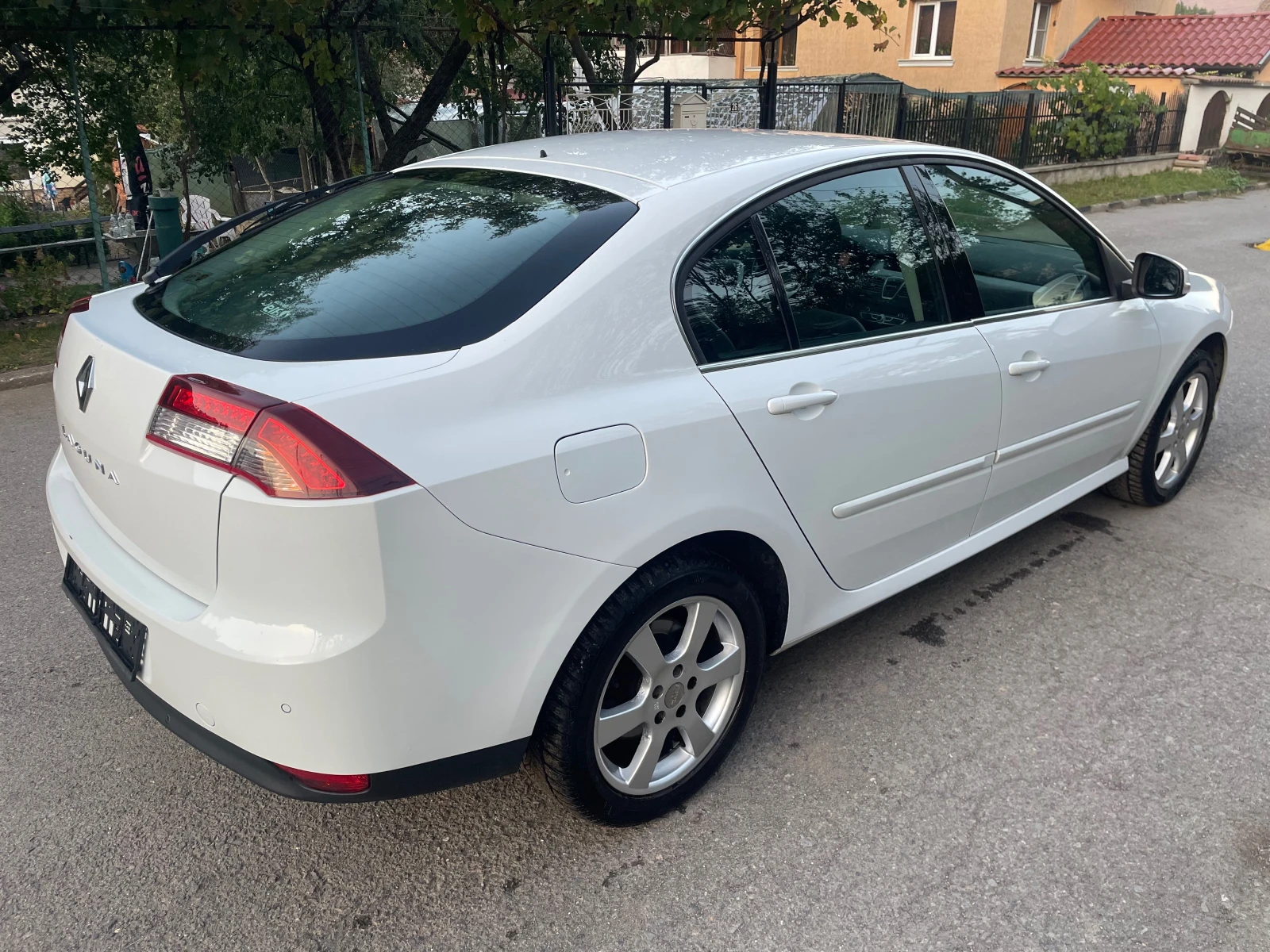 Renault Laguna 2.0 I, снимка 5 - Автомобили и джипове - 54084660