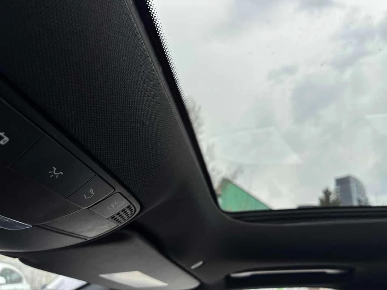 Mercedes-Benz E 400 * CARFAX * ЦЕНА ДО БГ, снимка 11 - Автомобили и джипове - 54229224