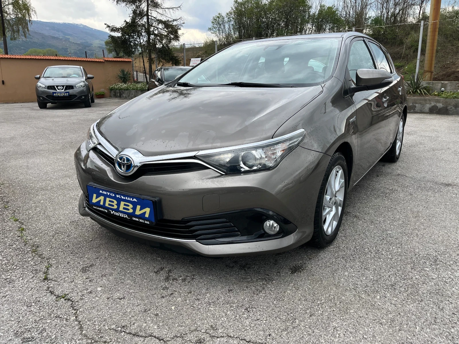 Toyota Auris 1.8i 99кс HYBRID FACE LIFT EDITION