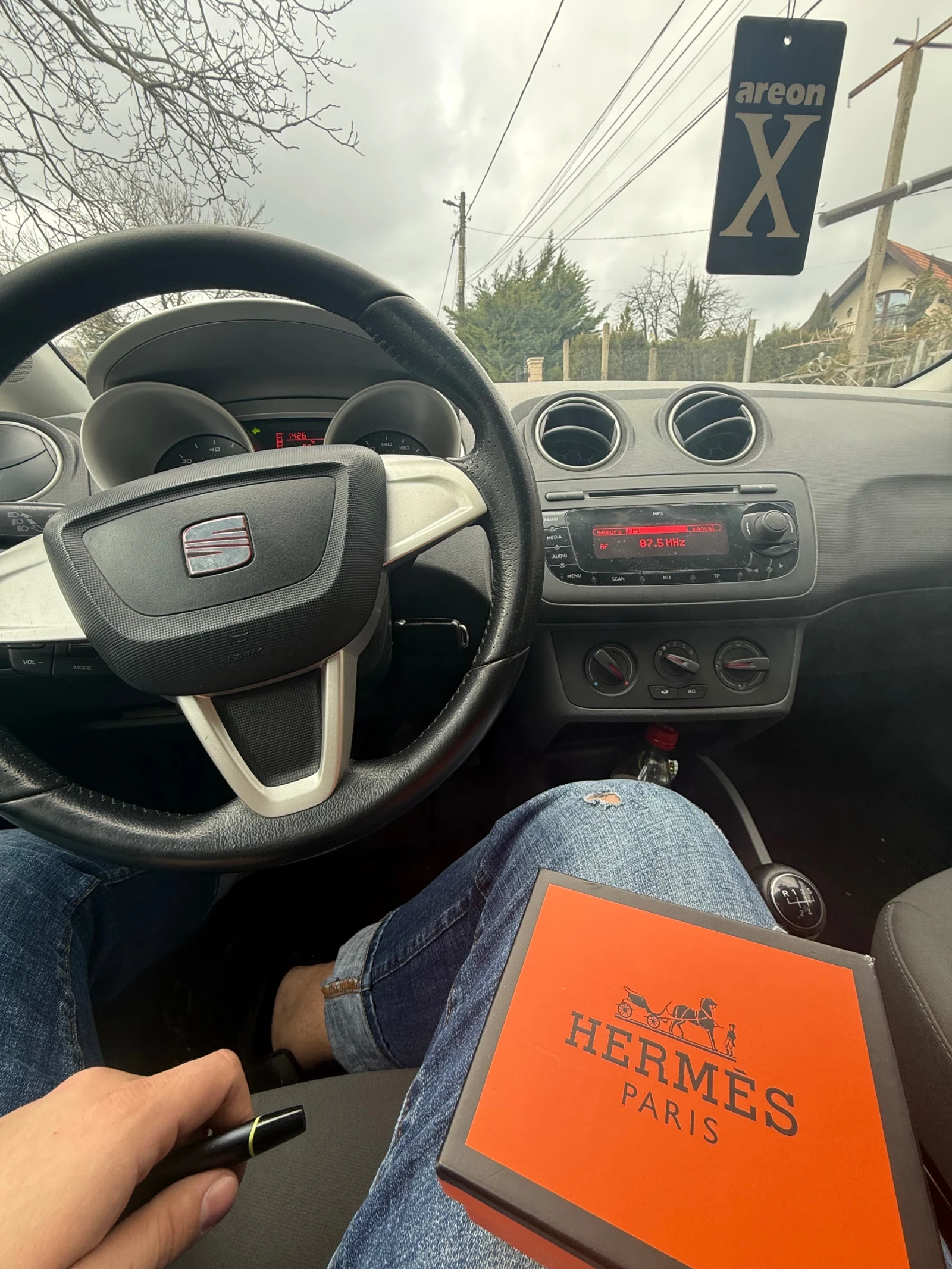 Seat Ibiza, снимка 4 - Автомобили и джипове - 54369975